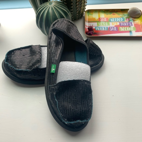 Sanuk Shoes - SANUK black sequins with teal lining. Size 6